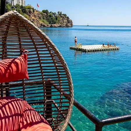 Apartment Near Isiklar Street, Close To Kaleici Antalya