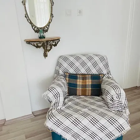 Near Isiklar Street, Close To Kaleici Apartment *