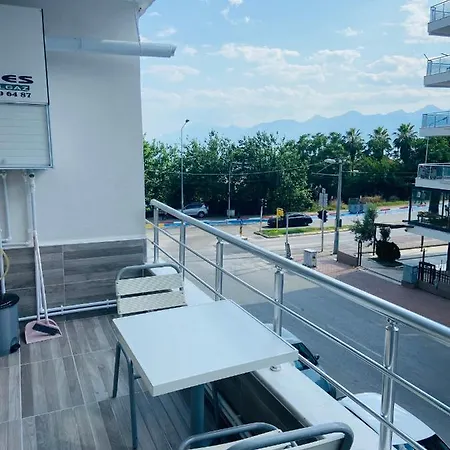 Near Isiklar Street, Close To Kaleici Apartment Antalya