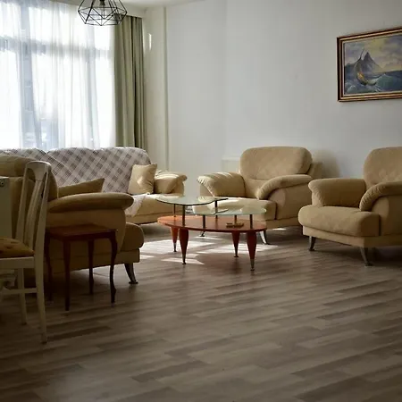 Near Isiklar Street, Close To Kaleici Apartment