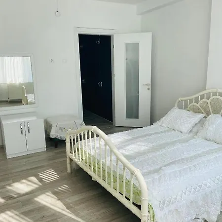 Apartment Near Isiklar Street, Close To Kaleici *