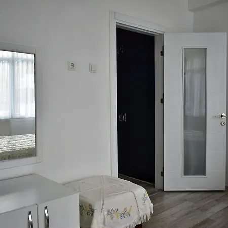 Apartment Near Isiklar Street, Close To Kaleici