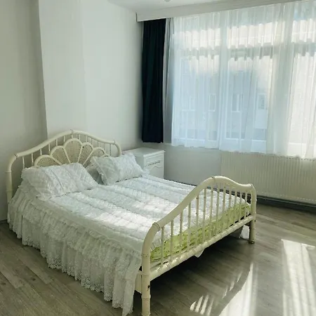 Apartment Near Isiklar Street, Close To Kaleici Antalya