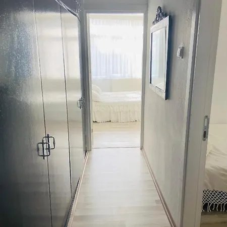 Near Isiklar Street, Close To Kaleici Apartment *